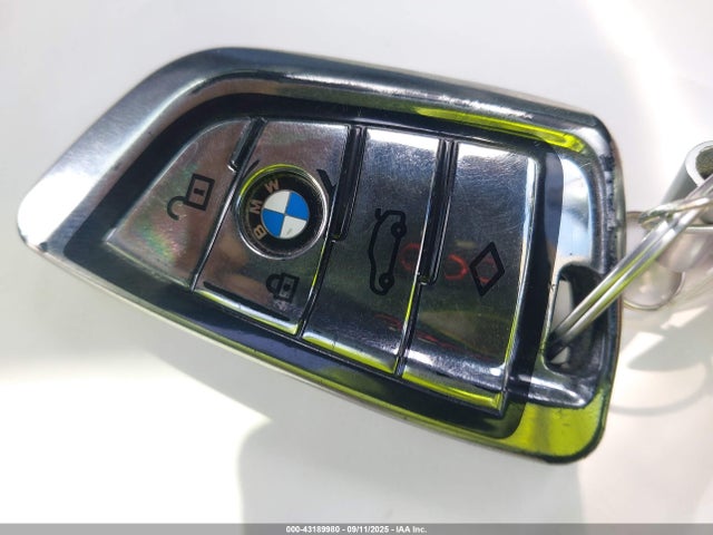 WBAJE5C57KWW18584 BMW 540I