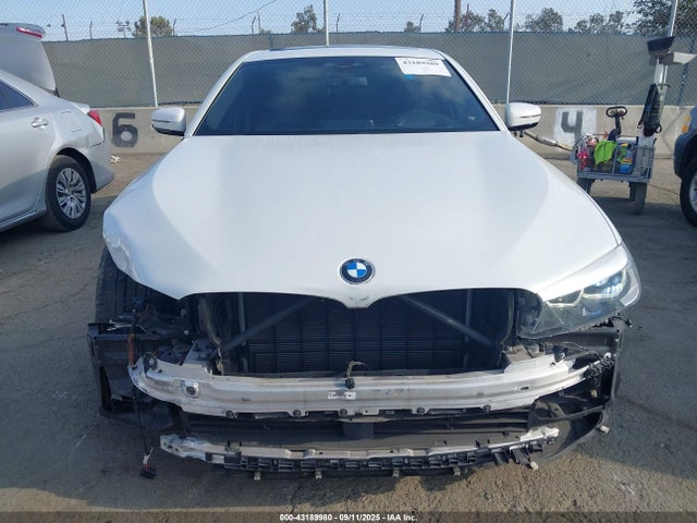 WBAJE5C57KWW18584 BMW 540I