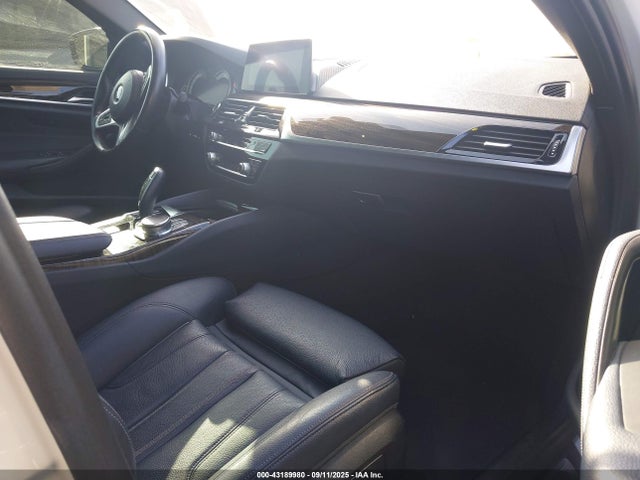 WBAJE5C57KWW18584 BMW 540I