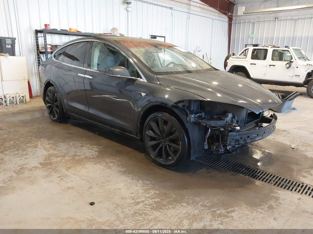 2016 TESLA MODEL X 5YJXCAE22GF028917 Photo 0