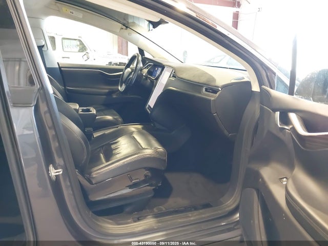 2016 TESLA MODEL X 5YJXCAE22GF028917 Photo 4