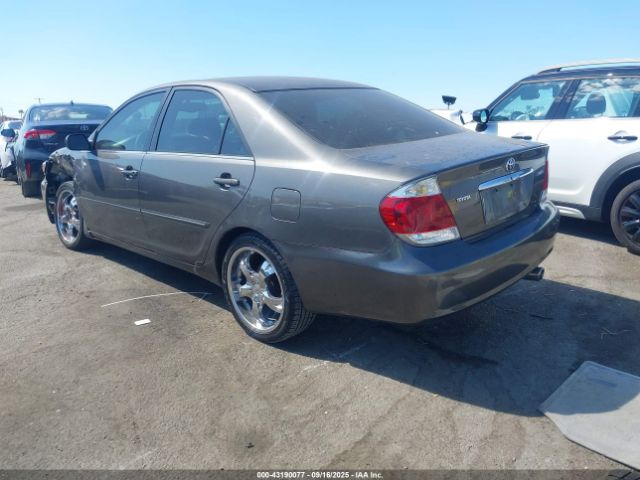 2005 TOYOTA CAMRY 4T1BE32K45U955745 Photo 2