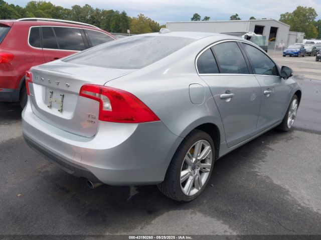 2011 VOLVO S60 YV1902FH5B2017748 Photo 3