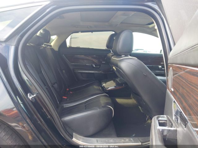 2012 JAGUAR XJ SAJWA2GB7CLV30481 Photo 7