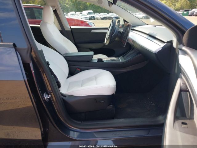 2024 TESLA MODEL Y 7SAYGDEE2RA234942 Photo 4