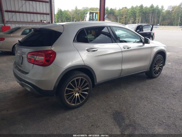 2019 MERCEDES-BENZ GLA 250 WDCTG4GB2KJ545289 Photo 3