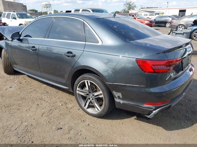 2017 AUDI A4 WAUENAF42HN063510 Photo 2