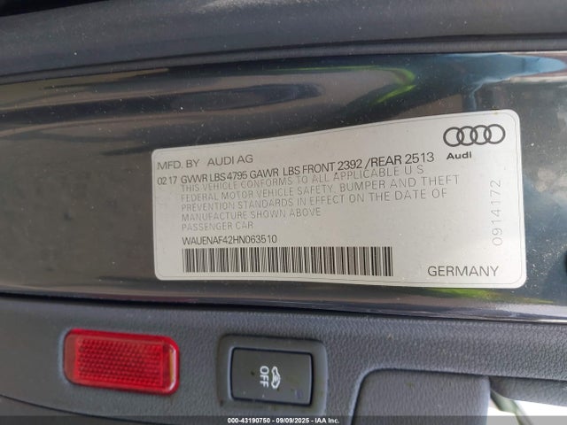 2017 AUDI A4 WAUENAF42HN063510 Photo 8