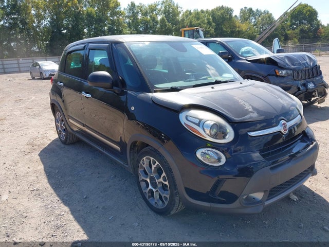 2014 FIAT 500L ZFBCFADH8EZ014140 Photo 0