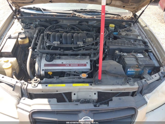 43190784 :رقم المزاد ، JN1CA31D11T834312 vin ، 2001 Nissan Maxima Se مزاد بيع