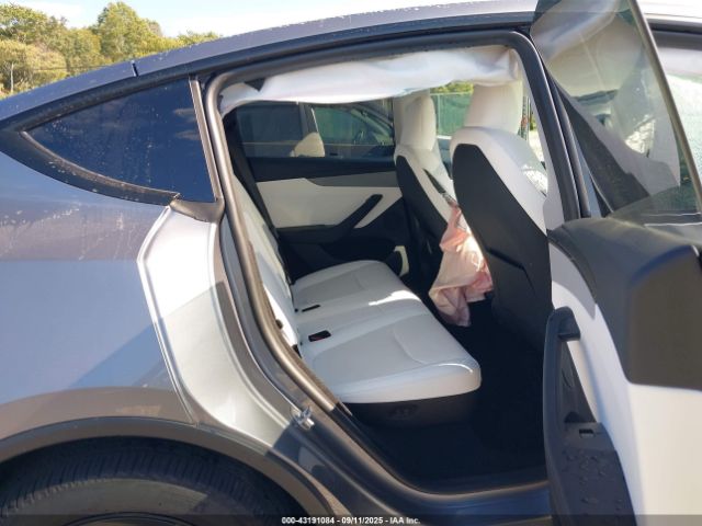 2026 TESLA MODEL Y 7SAYGDED0TA428934 Photo 7