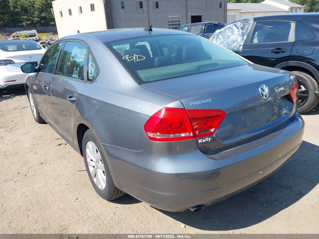 Volkswagen 2015 2015 1VWAT7A36FC020514 Image 3