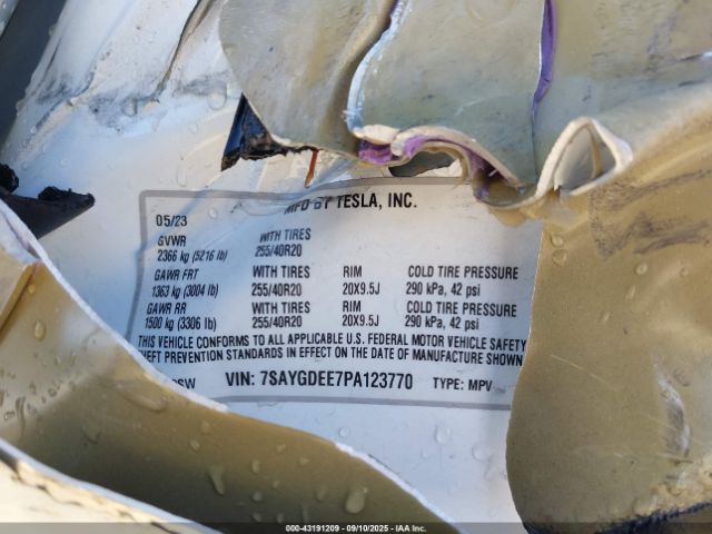 2023 TESLA MODEL Y 7SAYGDEE7PA123770 Photo 8