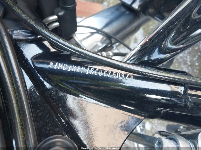 1HD1KRM18GB685027 Harley-Davidson Street Glide Special