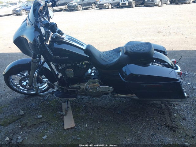 1HD1KRM18GB685027 Harley-Davidson Street Glide Special
