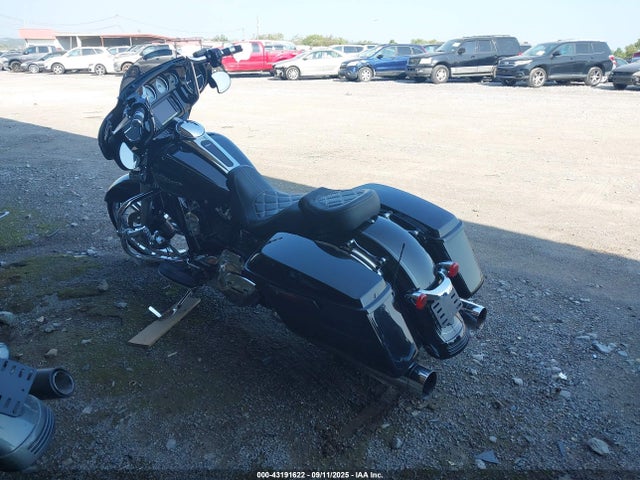 1HD1KRM18GB685027 Harley-Davidson Street Glide Special