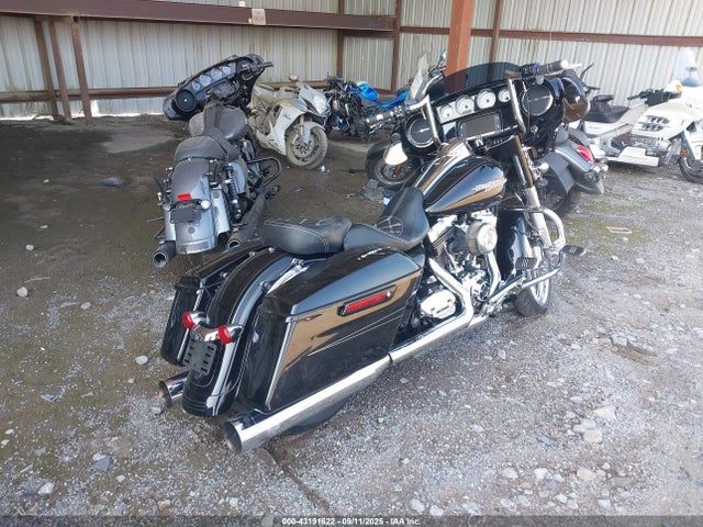 1HD1KRM18GB685027 Harley-Davidson Street Glide Special