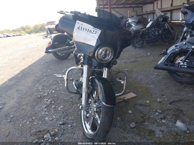 1HD1KRM18GB685027 Harley-Davidson Street Glide Special