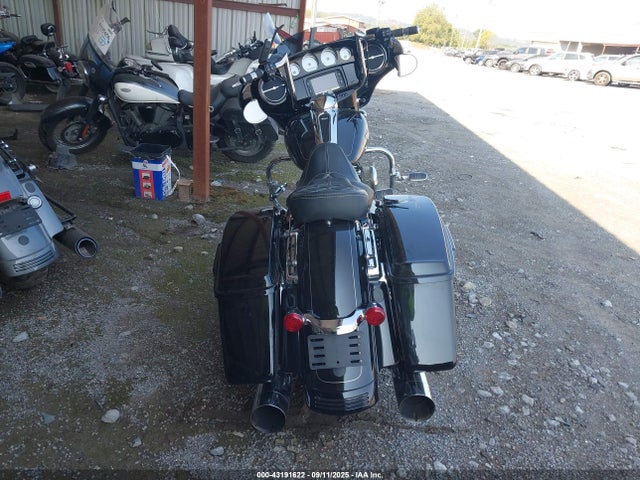 1HD1KRM18GB685027 Harley-Davidson Street Glide Special