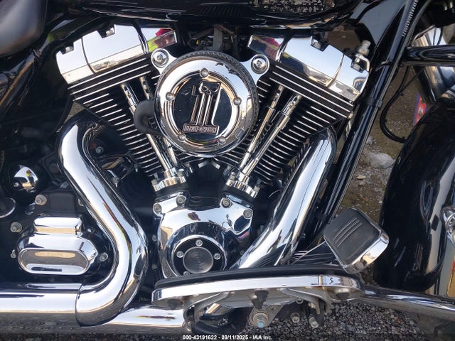 1HD1KRM18GB685027 Harley-Davidson Street Glide Special