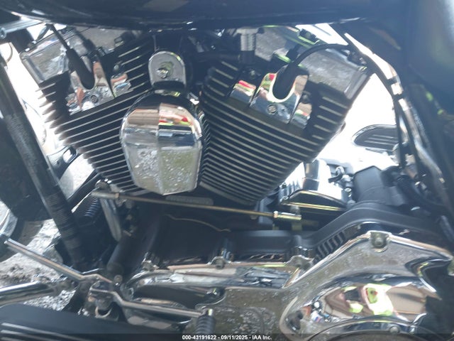 1HD1KRM18GB685027 Harley-Davidson Street Glide Special