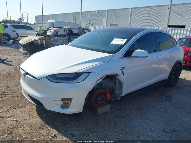 2018 TESLA MODEL X 5YJXCBE41JF081168 Photo 1