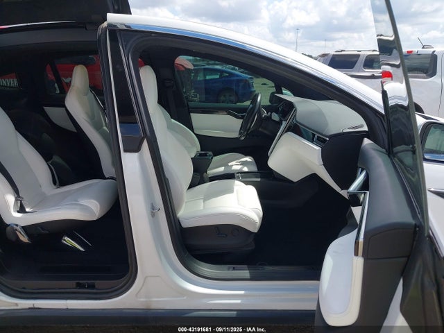 2018 TESLA MODEL X 5YJXCBE41JF081168 Photo 4