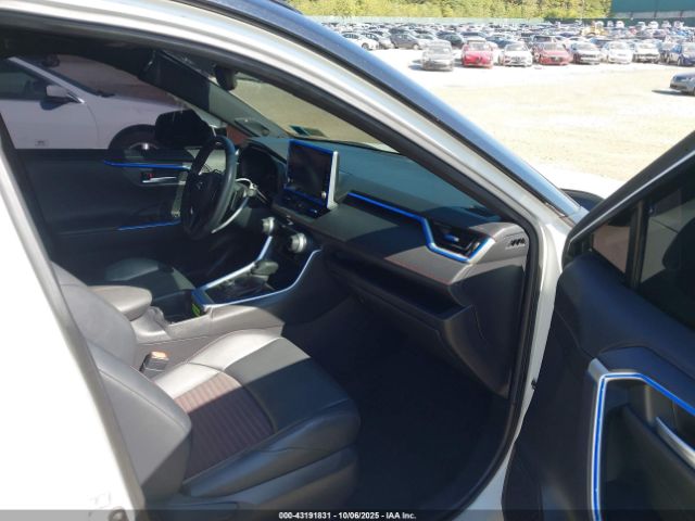 2022 TOYOTA RAV4 PRIME JTMEB3FVXND082517 Photo 4