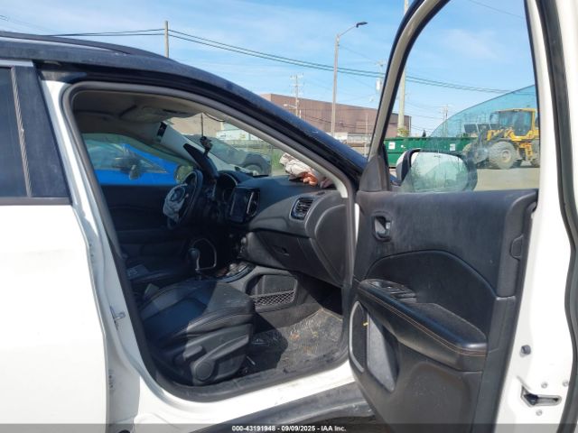 2019 JEEP COMPASS 3C4NJDCB3KT679341 Photo 4