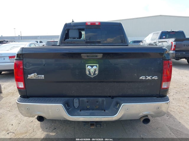 43192089 :رقم المزاد ، 1C6RR7GT2JS118098 vin ، 2018 Ram 1500 Big Horn Quad Cab 4x4 6'4 Box مزاد بيع