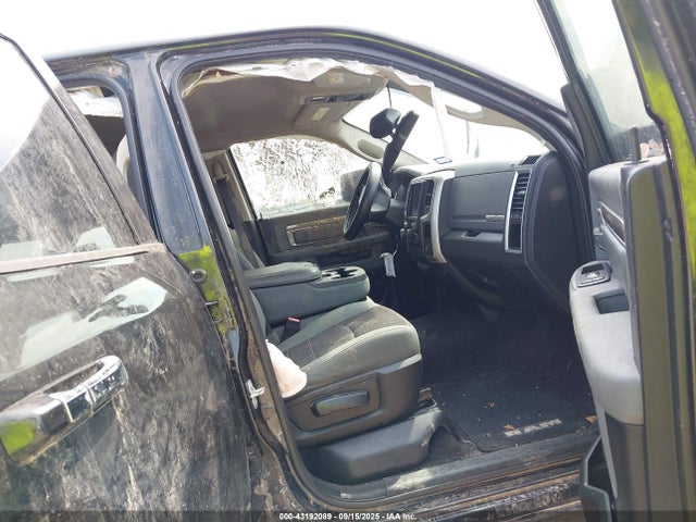 43192089 :رقم المزاد ، 1C6RR7GT2JS118098 vin ، 2018 Ram 1500 Big Horn Quad Cab 4x4 6'4 Box مزاد بيع