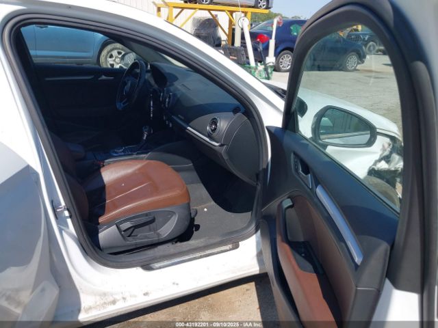 2017 AUDI A3 WAUB8GFF3H1066728 Photo 4