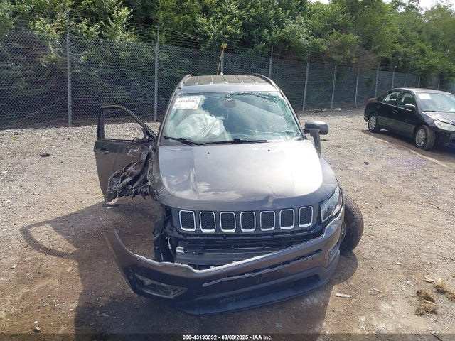 Jeep 2020 2020 3C4NJDBB0LT132109 Image 12