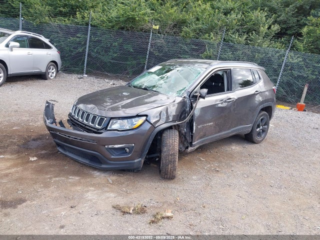 Jeep 2020 2020 3C4NJDBB0LT132109 Image 2