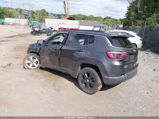 Jeep 2020 2020 3C4NJDBB0LT132109 Image 3