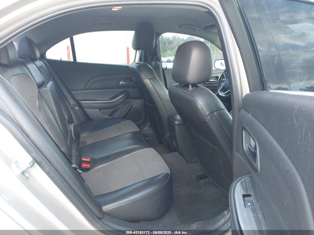 1G11D5SL7FF300677 Chevrolet lkw
