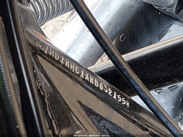 2019 HARLEY-DAVIDSON FLTRX 1HD1KHC1XKB632155 Photo 9