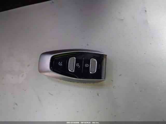 2021 ASTON MARTIN DBX SCFVUJAW8MTV03560 Photo 10