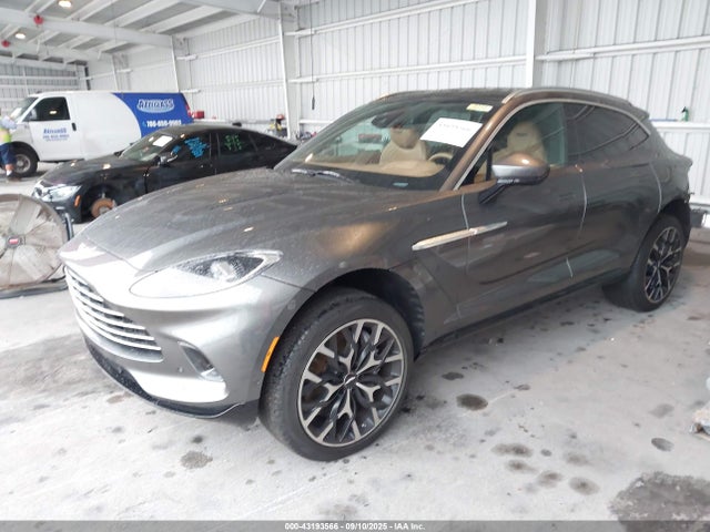 2021 ASTON MARTIN DBX SCFVUJAW8MTV03560 Photo 1