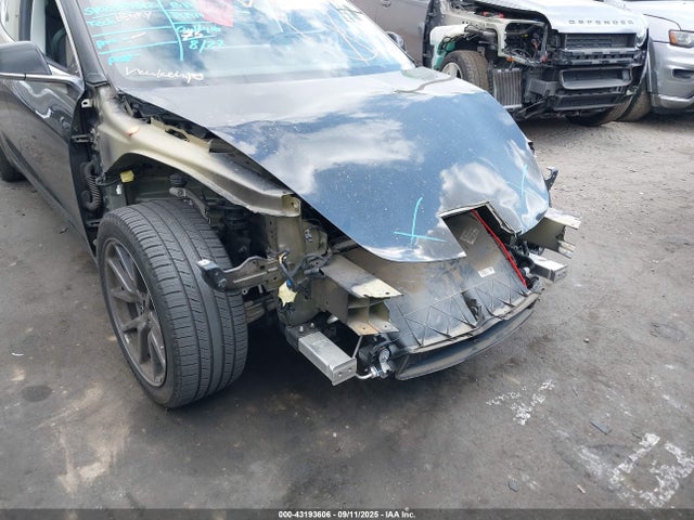 2019 TESLA MODEL 3 5YJ3E1EA2KF306028 Photo 9