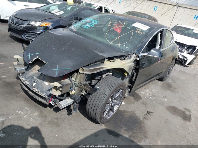 2019 TESLA MODEL 3 5YJ3E1EA2KF306028 Photo 1