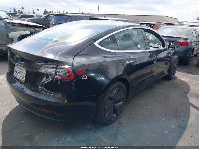 2019 TESLA MODEL 3 5YJ3E1EA2KF306028 Photo 3