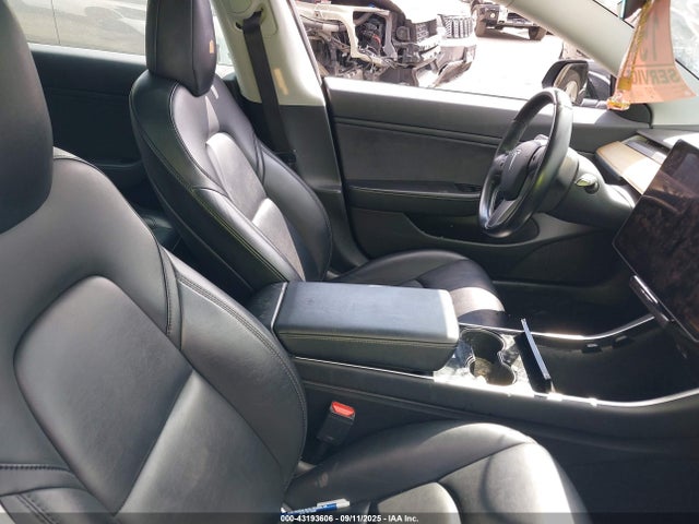 2019 TESLA MODEL 3 5YJ3E1EA2KF306028 Photo 4