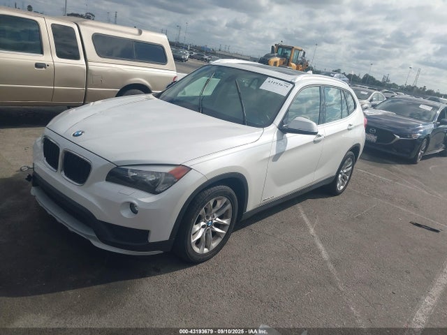 BMW X1 2015 WBAVL1C57FVY29666 Image 2