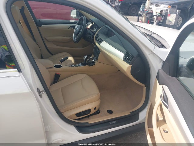BMW X1 2015 WBAVL1C57FVY29666 Image 5