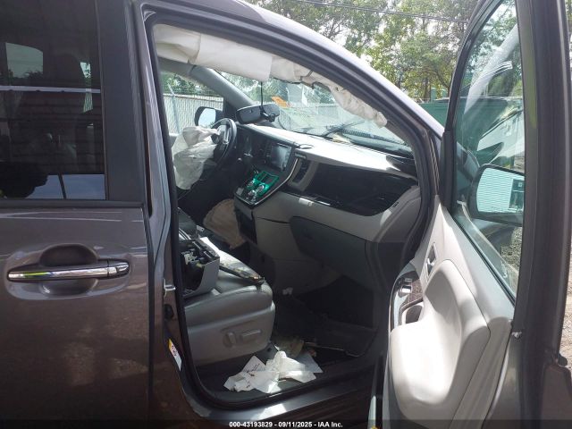 2018 TOYOTA SIENNA 5TDYZ3DC2JS923948 Photo 4