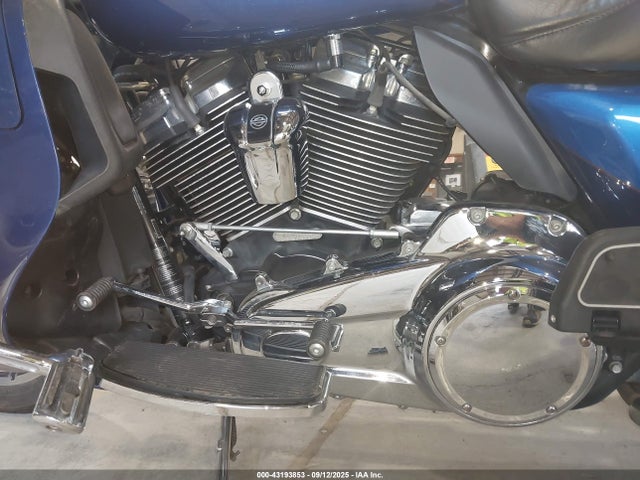 1HD1KED1XHB619590 Harley-Davidson Ultra Limited