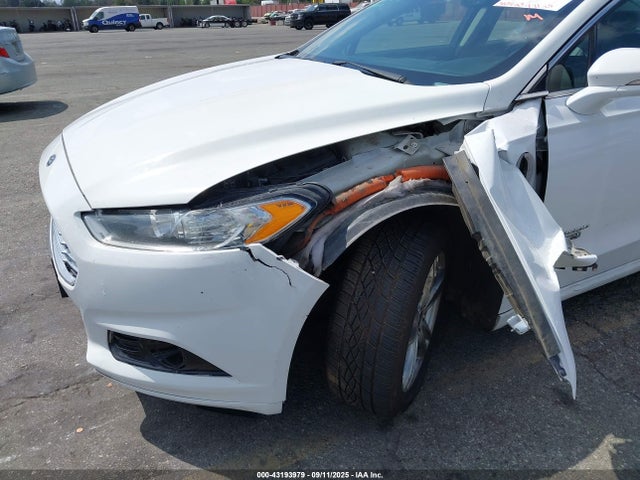 Ford 2016 2016 3FA6P0SU9GR235941 Image 6