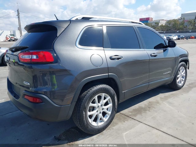 1C4PJLCB0FW642878 Jeep Cherokee