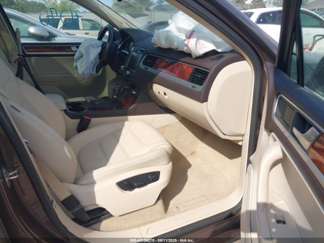 2012 VOLKSWAGEN TOUAREG WVGFK9BP6CD004257 Photo 4